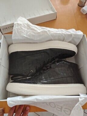 NWT In Box Geox Deiven Black Croc Leather Sneakers Size 12